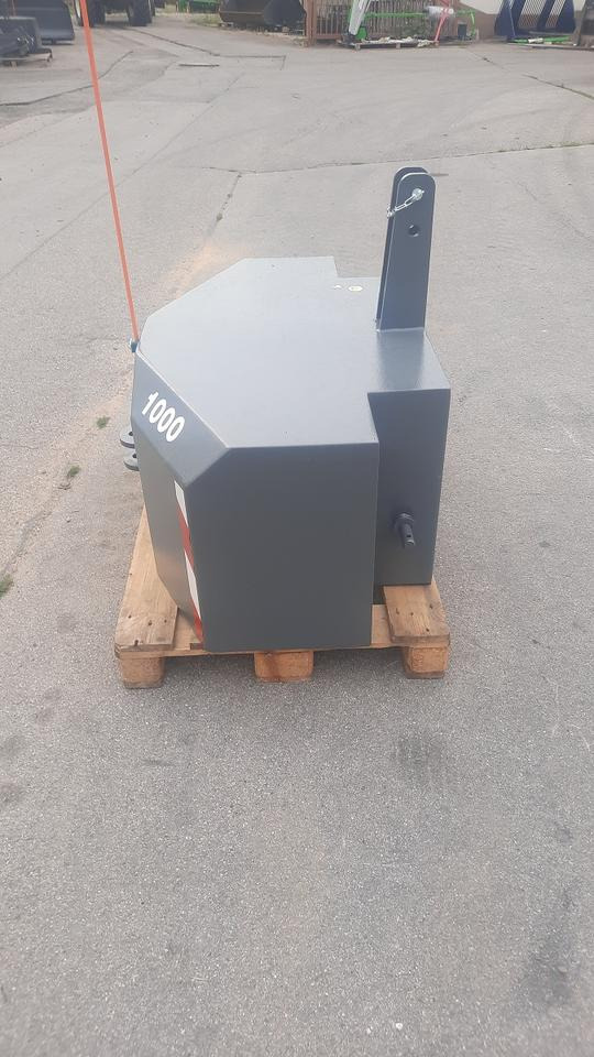 Frontgewicht Ballast Heckgewicht 1000kg Traktor Gewicht Fendt - Ellensúly: 2 kép. Frontgewicht Ballast Heckgewicht 1000kg Traktor Gewicht Fendt - Ellensúly: 2 kép.