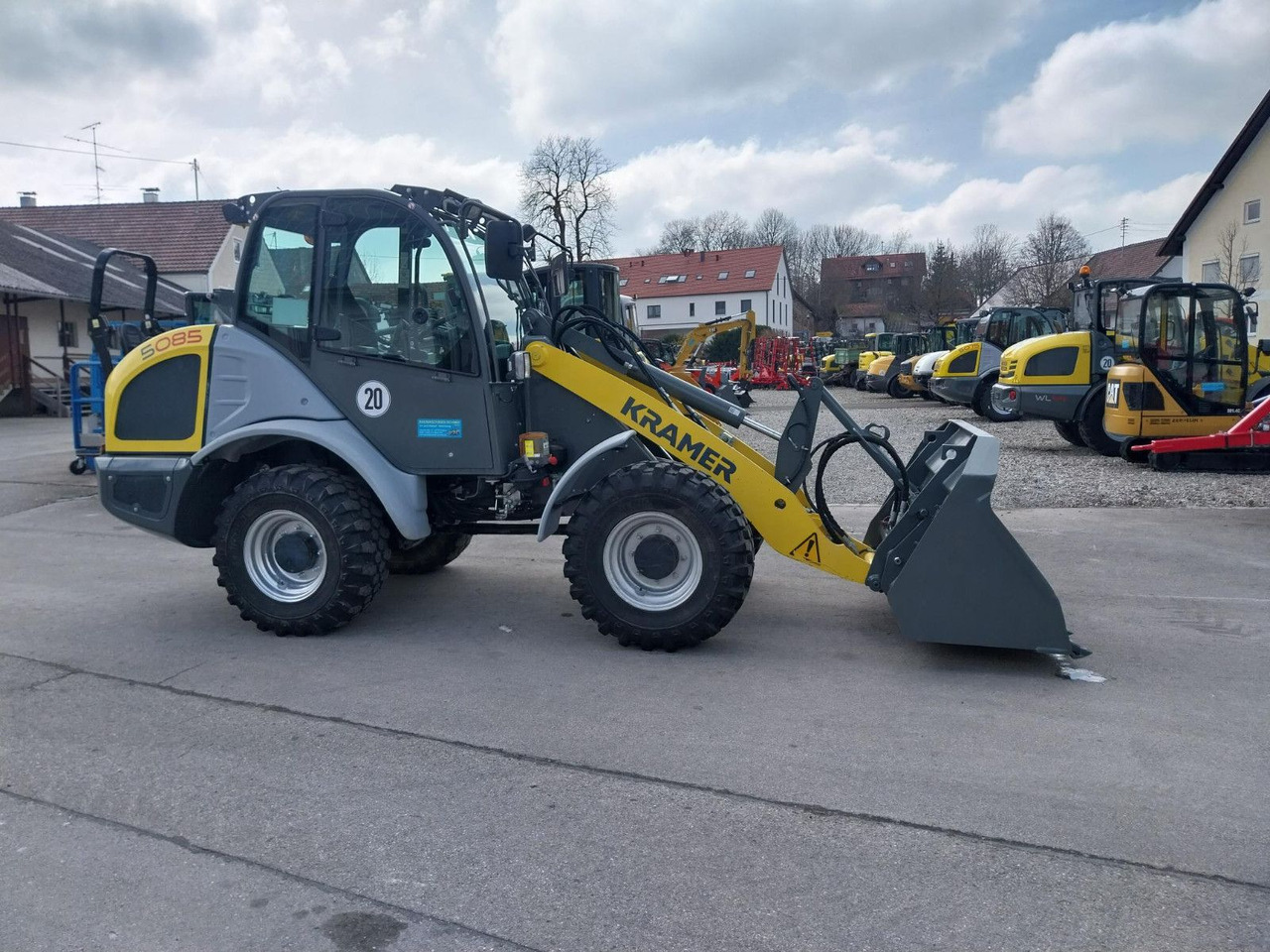Kramer 5085 kein 750 850 950 5075 - Gumikerekes homlokrakodó: 3 kép. Kramer 5085 kein 750 850 950 5075 - Gumikerekes homlokrakodó: 3 kép.