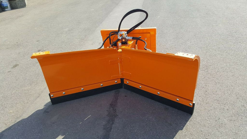 Kramer V Schneeschild breit 1,80 m 5035, 350 5040 - Hóeke - Többcélú/ Speciális jármű: 1 kép. Kramer V Schneeschild breit 1,80 m 5035, 350 5040 - Hóeke - Többcélú/ Speciális jármű: 1 kép.