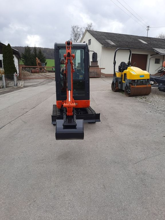 Kubota KX 016 - 4 - Minikotró: 2 kép. Kubota KX 016 - 4 - Minikotró: 2 kép.