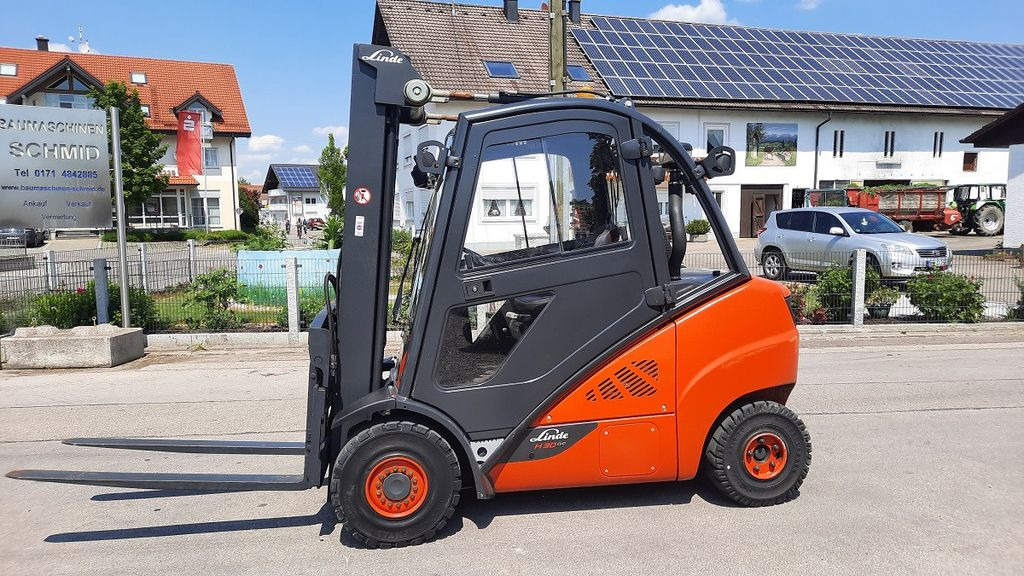 Linde H30D Triplex sehr schön - Dízel targonca: 2 kép. Linde H30D Triplex sehr schön - Dízel targonca: 2 kép.