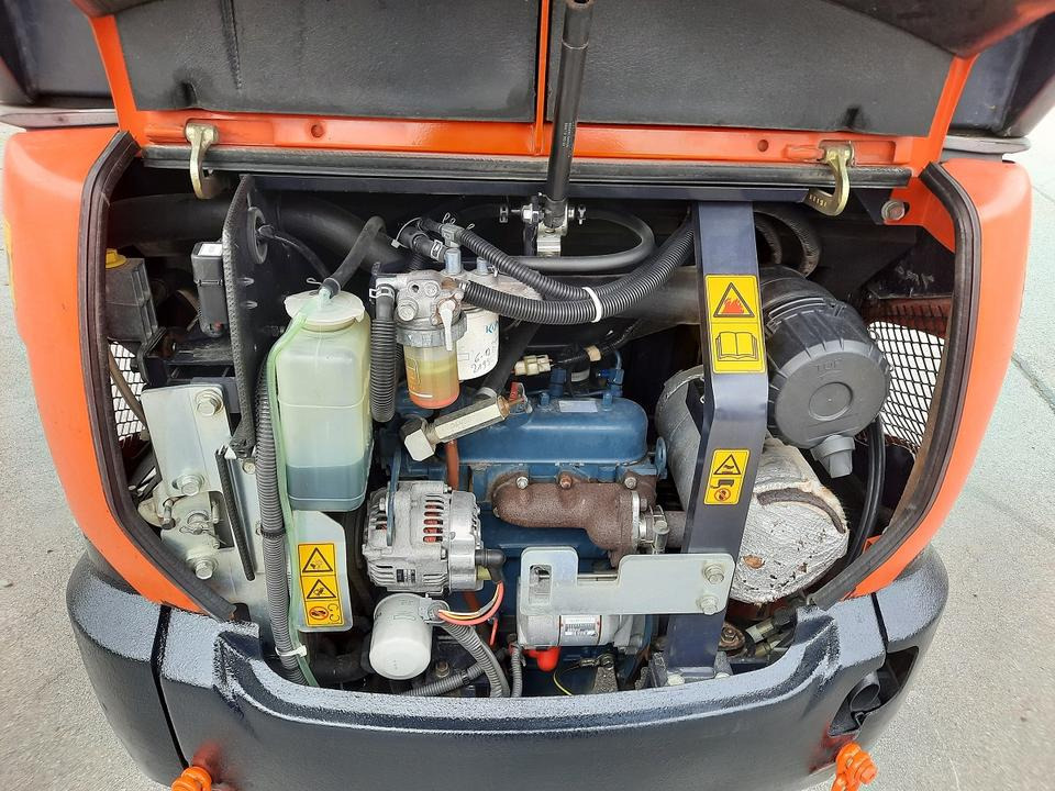 Minibagger Kubota KX 016 - 4 Kettenbagger - Minikotró: 5 kép. Minibagger Kubota KX 016 - 4 Kettenbagger - Minikotró: 5 kép.