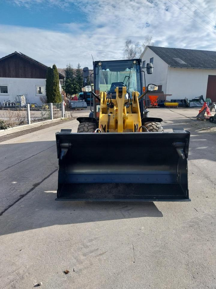 Radlader Cat 906M 908 907 Hoflader Lader Schaufellader - Gumikerekes homlokrakodó: 2 kép. Radlader Cat 906M 908 907 Hoflader Lader Schaufellader - Gumikerekes homlokrakodó: 2 kép.