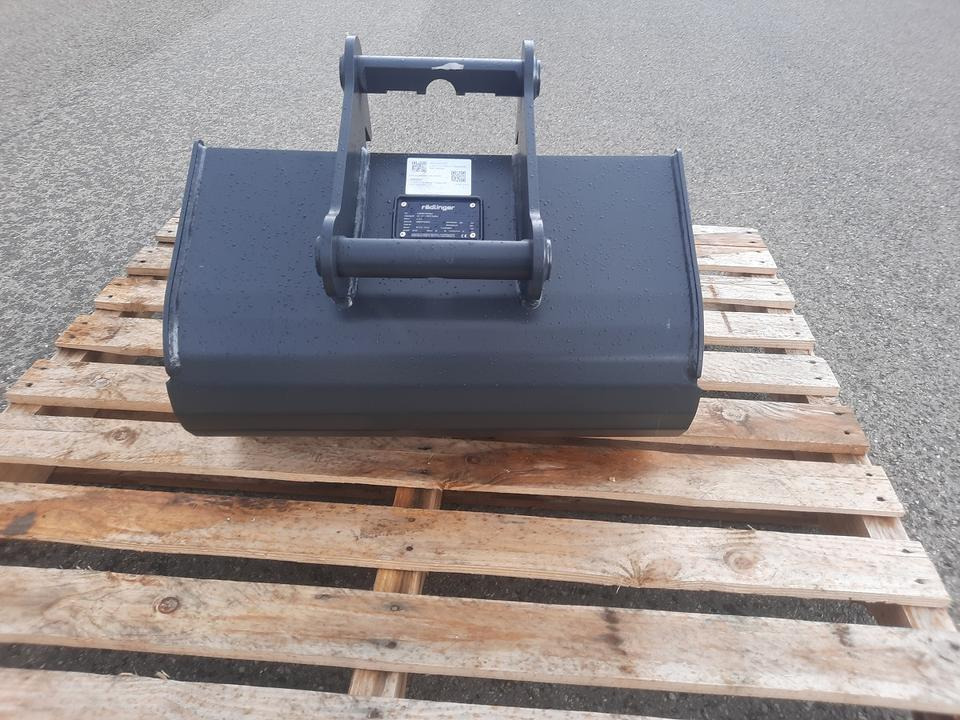 Rädlinger Tieflöffel 60 cm MS 01 Minibagger Bagger Lehnhoff - Kotró kanál: 2 kép. Rädlinger Tieflöffel 60 cm MS 01 Minibagger Bagger Lehnhoff - Kotró kanál: 2 kép.