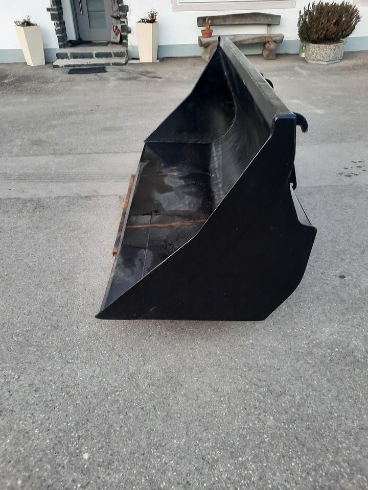 Schaufel 2,4m Teleskoplader Radlader Universalschaufel Genie - Rakodókanál: 4 kép. Schaufel 2,4m Teleskoplader Radlader Universalschaufel Genie - Rakodókanál: 4 kép.