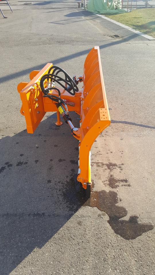 Schneeschild 1,8m Weidemann Kommunal Schlepper Radlader Hoflader - Hóeke: 4 kép. Schneeschild 1,8m Weidemann Kommunal Schlepper Radlader Hoflader - Hóeke: 4 kép.