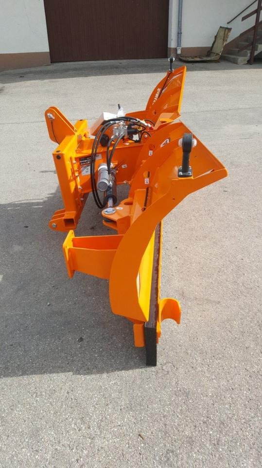 Schneeschild Samasz Vario Schneepflug Cat Schlepper Radlader - Hóeke: 4 kép. Schneeschild Samasz Vario Schneepflug Cat Schlepper Radlader - Hóeke: 4 kép.