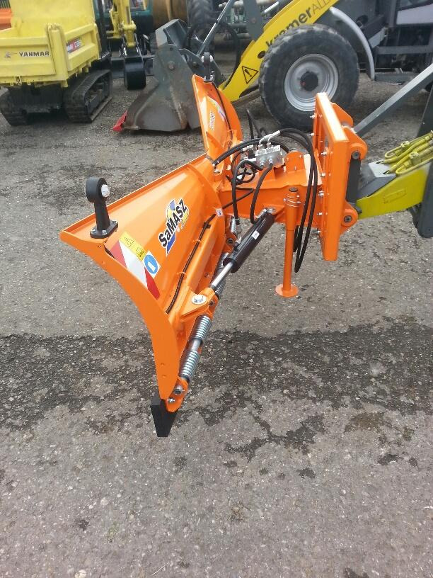 Schneeschild V 1,8m Samasz Schlepper Radlader Hoflader Frontlader - Hóeke: 4 kép. Schneeschild V 1,8m Samasz Schlepper Radlader Hoflader Frontlader - Hóeke: 4 kép.