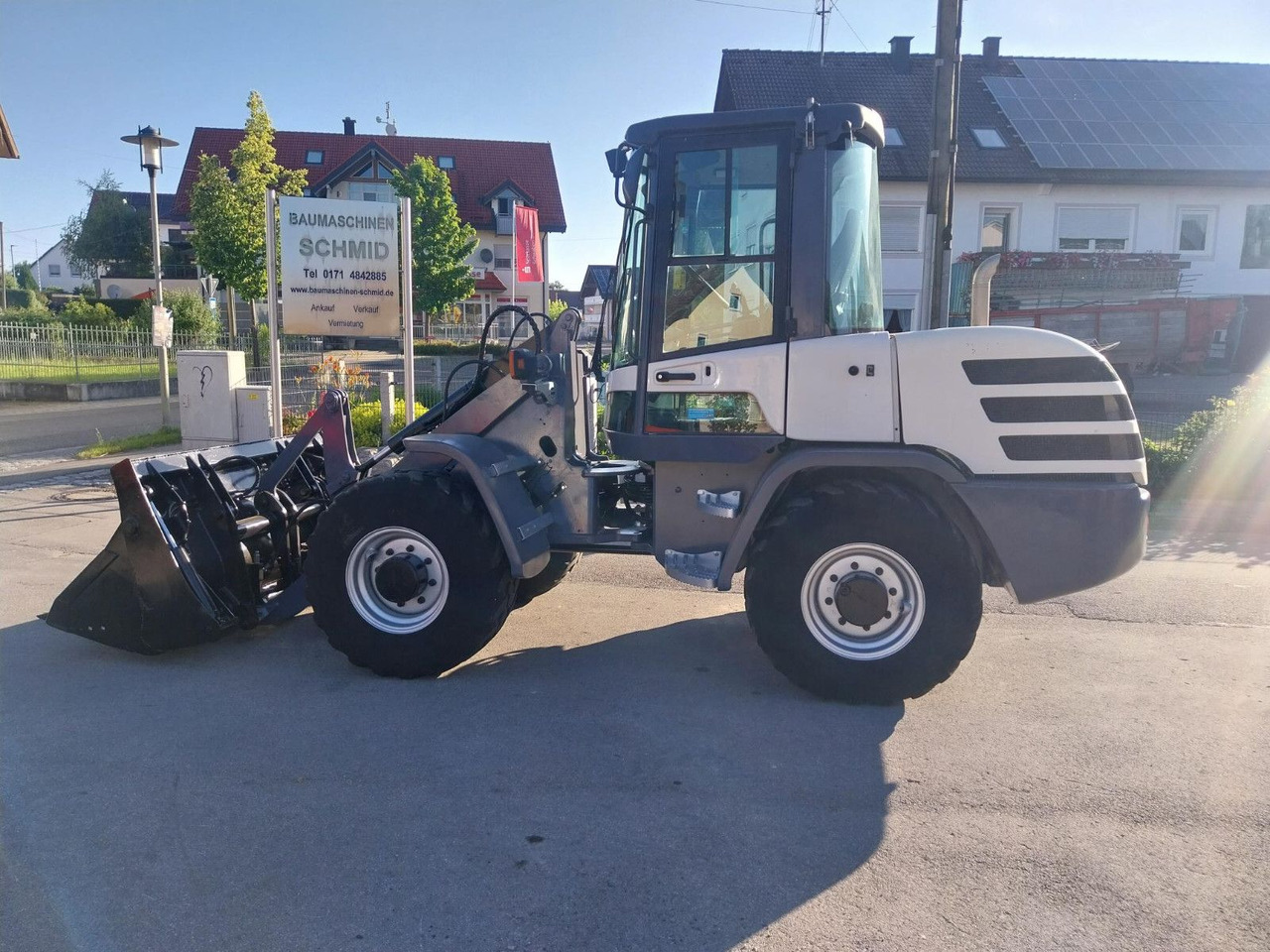 Terex TL 80, 100, 120, 65 - Gumikerekes homlokrakodó: 1 kép. Terex TL 80, 100, 120, 65 - Gumikerekes homlokrakodó: 1 kép.