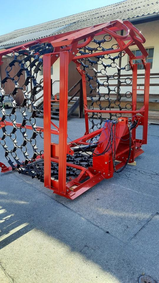 Wiesenegge 6 - 8m Wiesenstriegel Wiesenschleppe Schlepper - Láncos borona: 2 kép. Wiesenegge 6 - 8m Wiesenstriegel Wiesenschleppe Schlepper - Láncos borona: 2 kép.