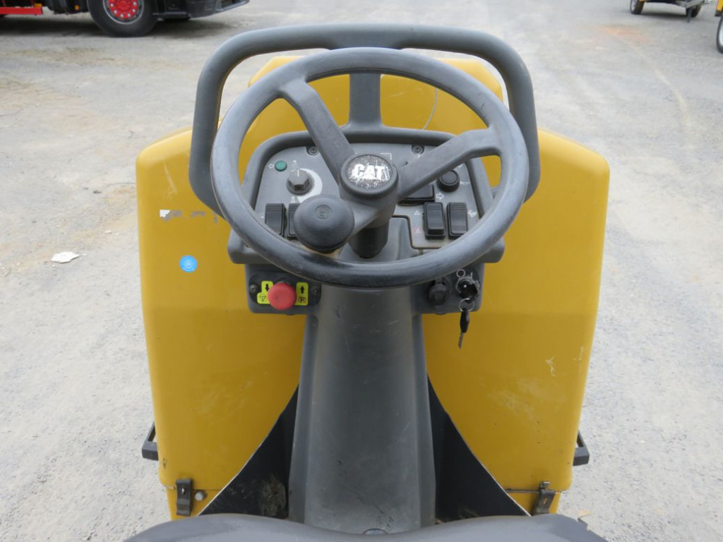 CATERPILLAR Tandem-Vibrationswalze CB14 B Baumaschine - Henger: 3 kép. CATERPILLAR Tandem-Vibrationswalze CB14 B Baumaschine - Henger: 3 kép.