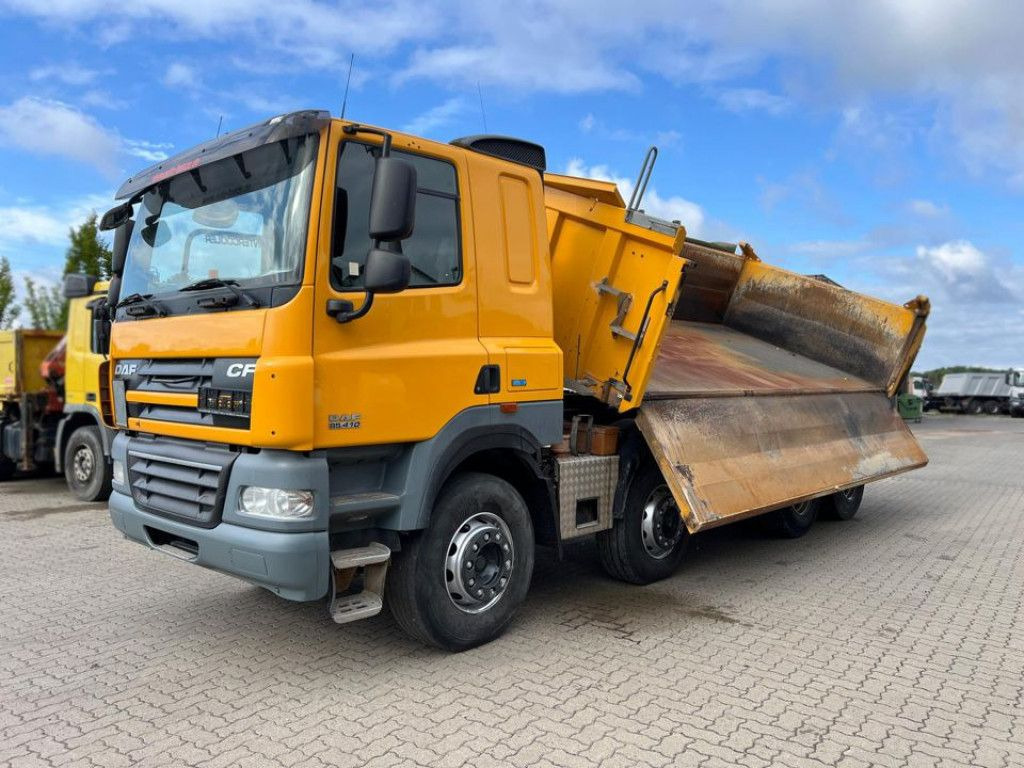DAF CF 85/410 4-Achs Kipper Meiller Bordmatik DAF CF 85/410 4-Achs Kipper Meiller Bordmatik - Billenőplatós teherautó: 1 kép. DAF CF 85/410 4-Achs Kipper Meiller Bordmatik DAF CF 85/410 4-Achs Kipper Meiller Bordmatik - Billenőplatós teherautó: 1 kép.