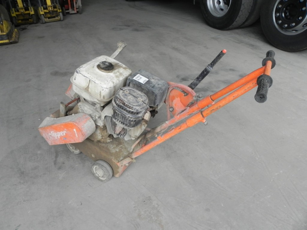 SAINT GOBAIN Norton Clipper C 85 Kleinteile - Építőipari gépek: 2 kép. SAINT GOBAIN Norton Clipper C 85 Kleinteile - Építőipari gépek: 2 kép.