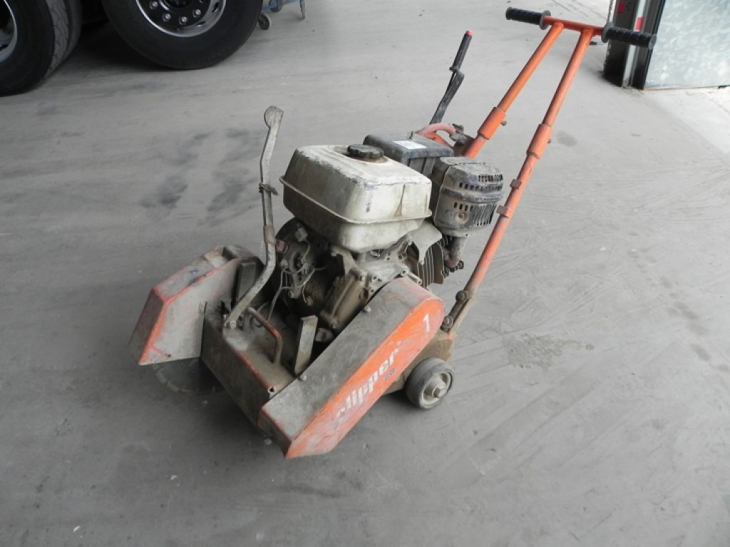 SAINT GOBAIN Norton Clipper C 85 Kleinteile - Építőipari gépek: 3 kép. SAINT GOBAIN Norton Clipper C 85 Kleinteile - Építőipari gépek: 3 kép.