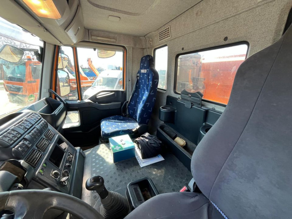 IVECO-MAGIRUS TRACKER AD260T50 6x4 3-Achs Kipper Schalter, Blatt - Billenőplatós teherautó: 3 kép. IVECO-MAGIRUS TRACKER AD260T50 6x4 3-Achs Kipper Schalter, Blatt - Billenőplatós teherautó: 3 kép.