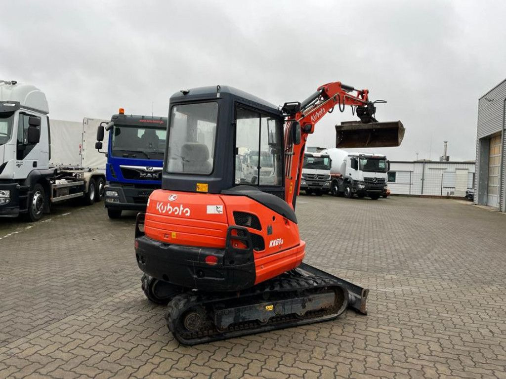 Kubota Minibagger KX 61 Minibagger 2245h, incl. Grabn+T - Minikotró: 4 kép. Kubota Minibagger KX 61 Minibagger 2245h, incl. Grabn+T - Minikotró: 4 kép.