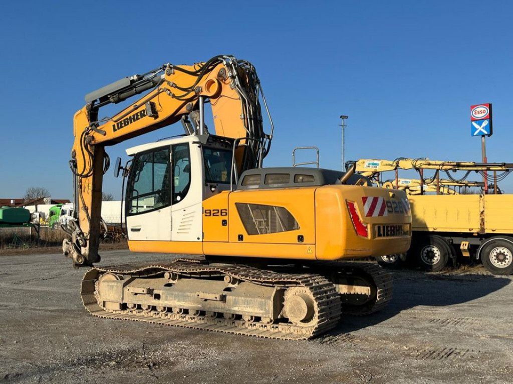 Liebherr R 926 SLC Ketten-/Raupenbagger Verstellausleger - Lánctalpas kotró: 4 kép. Liebherr R 926 SLC Ketten-/Raupenbagger Verstellausleger - Lánctalpas kotró: 4 kép.