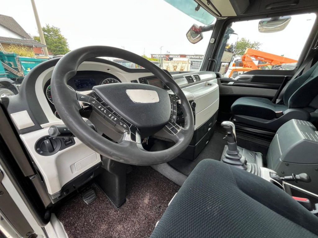 MAN MAN TG-X Pritsche Heckkran 26.440 6x4 Hiab XS 166 - Platós teherautó, Darus autó: 5 kép. MAN MAN TG-X Pritsche Heckkran 26.440 6x4 Hiab XS 166 - Platós teherautó, Darus autó: 5 kép.