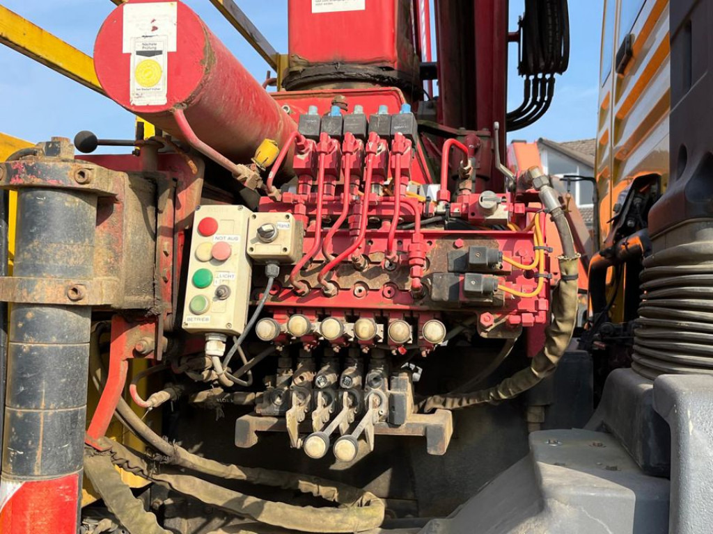 MAN TG-M 18.280 4x4 Pritsche Kran Singelreifen Funkfernbedienung - Platós teherautó, Darus autó: 5 kép. MAN TG-M 18.280 4x4 Pritsche Kran Singelreifen Funkfernbedienung - Platós teherautó, Darus autó: 5 kép.