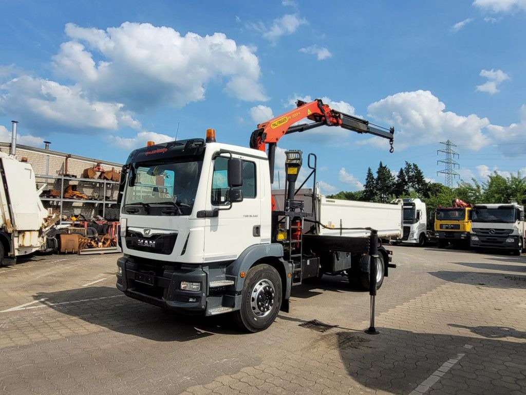 MAN TG-M 18.340 4x2 2-Achs Kipper Kran Palf. PK 130 - Billenőplatós teherautó, Darus autó: 1 kép. MAN TG-M 18.340 4x2 2-Achs Kipper Kran Palf. PK 130 - Billenőplatós teherautó, Darus autó: 1 kép.