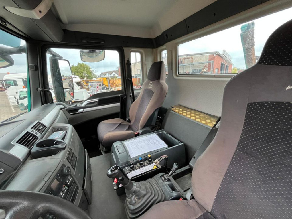 MAN TG-S 18.320 4x2 Absetzkipper VDL - Konténerszállító: 2 kép. MAN TG-S 18.320 4x2 Absetzkipper VDL - Konténerszállító: 2 kép.