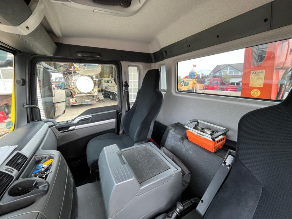 MAN TG-S 18.400 4x2 BL 2-Achs Kipper Kran Atlas 120+Funk - Billenőplatós teherautó, Darus autó: 2 kép. MAN TG-S 18.400 4x2 BL 2-Achs Kipper Kran Atlas 120+Funk - Billenőplatós teherautó, Darus autó: 2 kép.