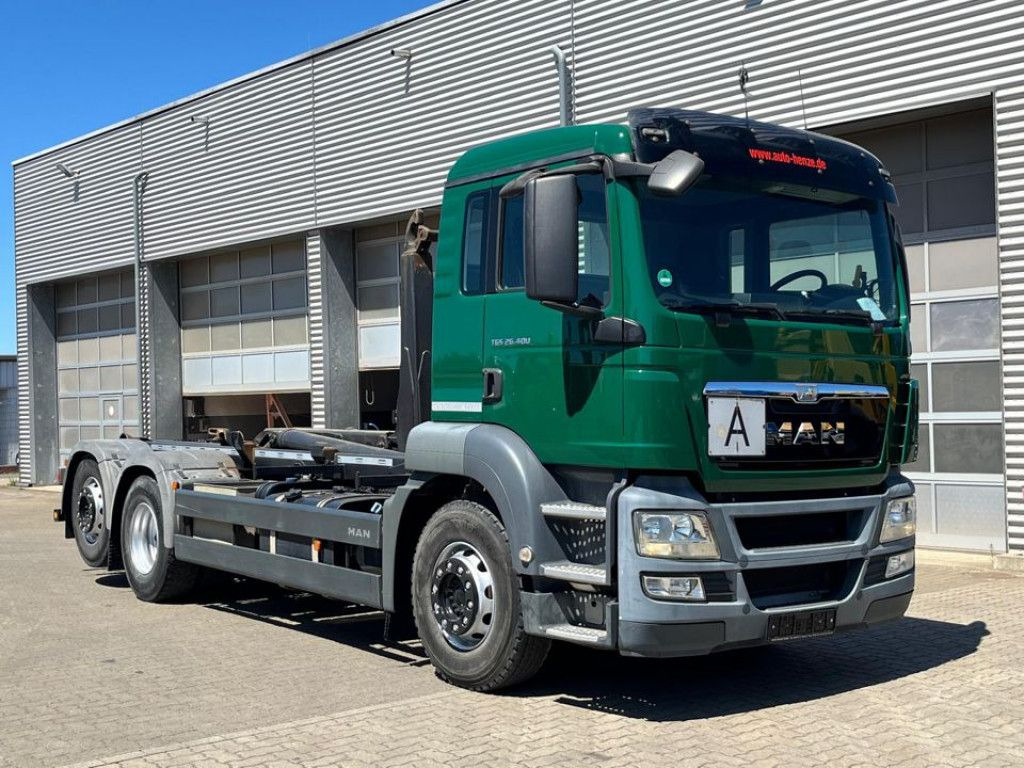 MAN TG-S 26.400 6x2-2 BL Abrollkipper org. nur237TKM - Horgos rakodó teherautó: 2 kép. MAN TG-S 26.400 6x2-2 BL Abrollkipper org. nur237TKM - Horgos rakodó teherautó: 2 kép.