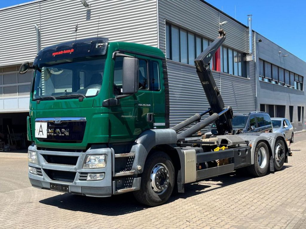 MAN TG-S 26.400 6x2-2 BL Abrollkipper org. nur237TKM - Horgos rakodó teherautó: 1 kép. MAN TG-S 26.400 6x2-2 BL Abrollkipper org. nur237TKM - Horgos rakodó teherautó: 1 kép.