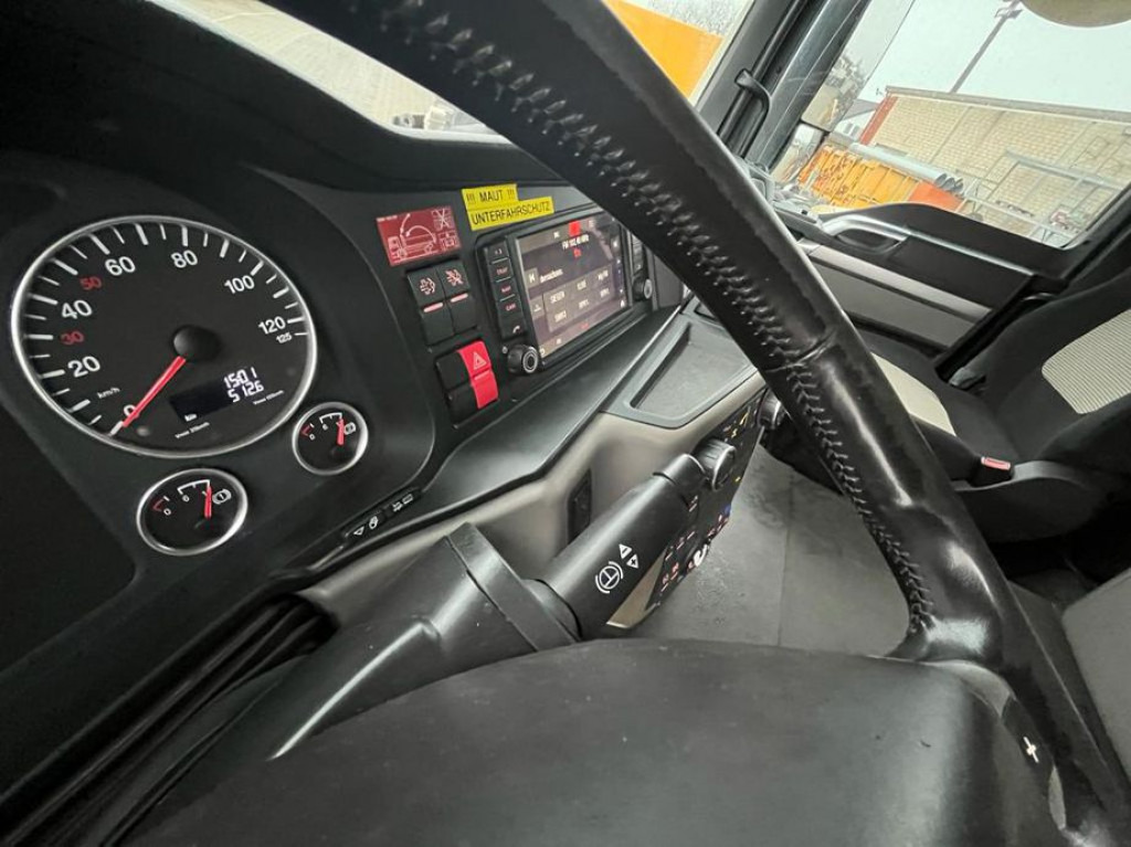 MAN TG-S 26.460 6x2-2 BL Abrollkipper Meiller, Funk - Horgos rakodó teherautó: 4 kép. MAN TG-S 26.460 6x2-2 BL Abrollkipper Meiller, Funk - Horgos rakodó teherautó: 4 kép.