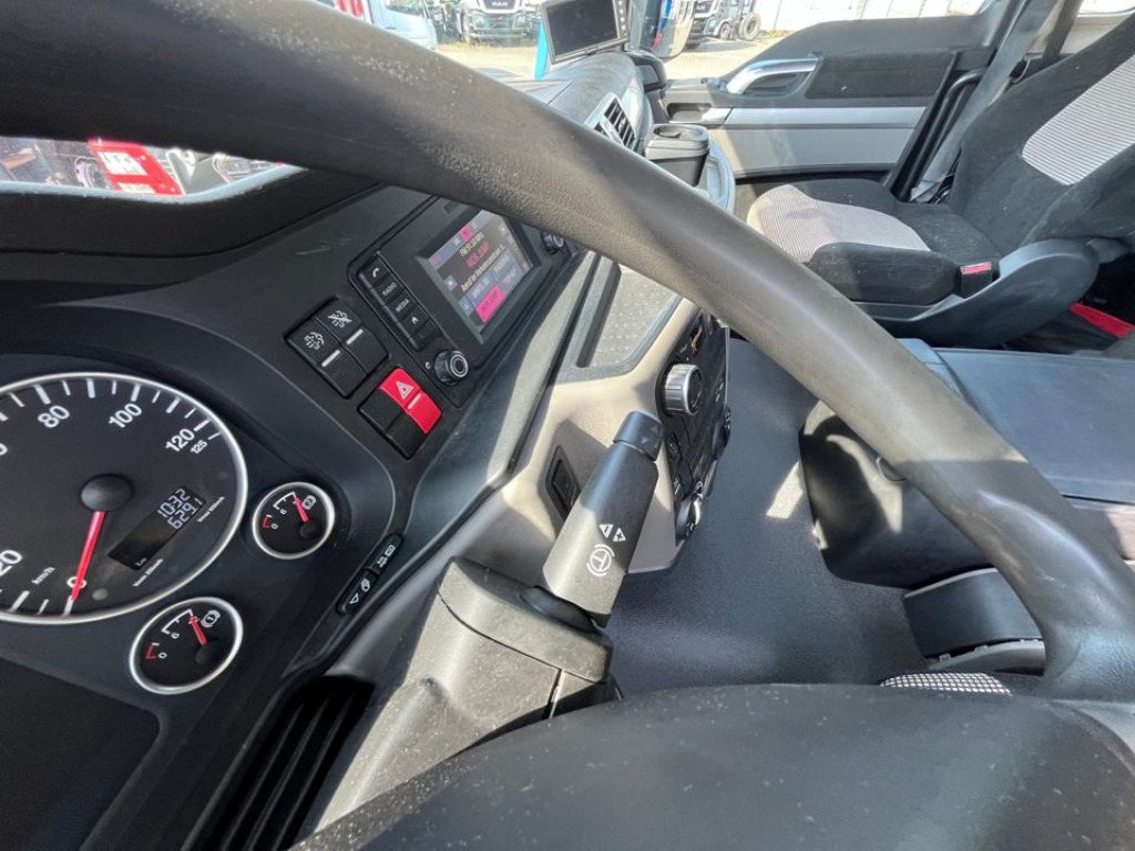 MAN TG-S 26.500 6x6 BB 3-Achs Allradkipper Bordmatik - Billenőplatós teherautó: 2 kép. MAN TG-S 26.500 6x6 BB 3-Achs Allradkipper Bordmatik - Billenőplatós teherautó: 2 kép.