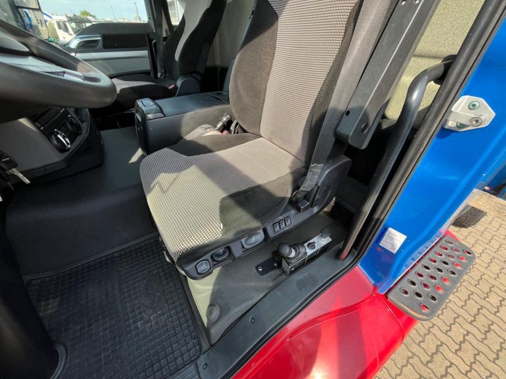MAN TG-S 26.500 6x6 BB 3-Achs Allradkipper Bordmatik - Billenőplatós teherautó: 5 kép. MAN TG-S 26.500 6x6 BB 3-Achs Allradkipper Bordmatik - Billenőplatós teherautó: 5 kép.