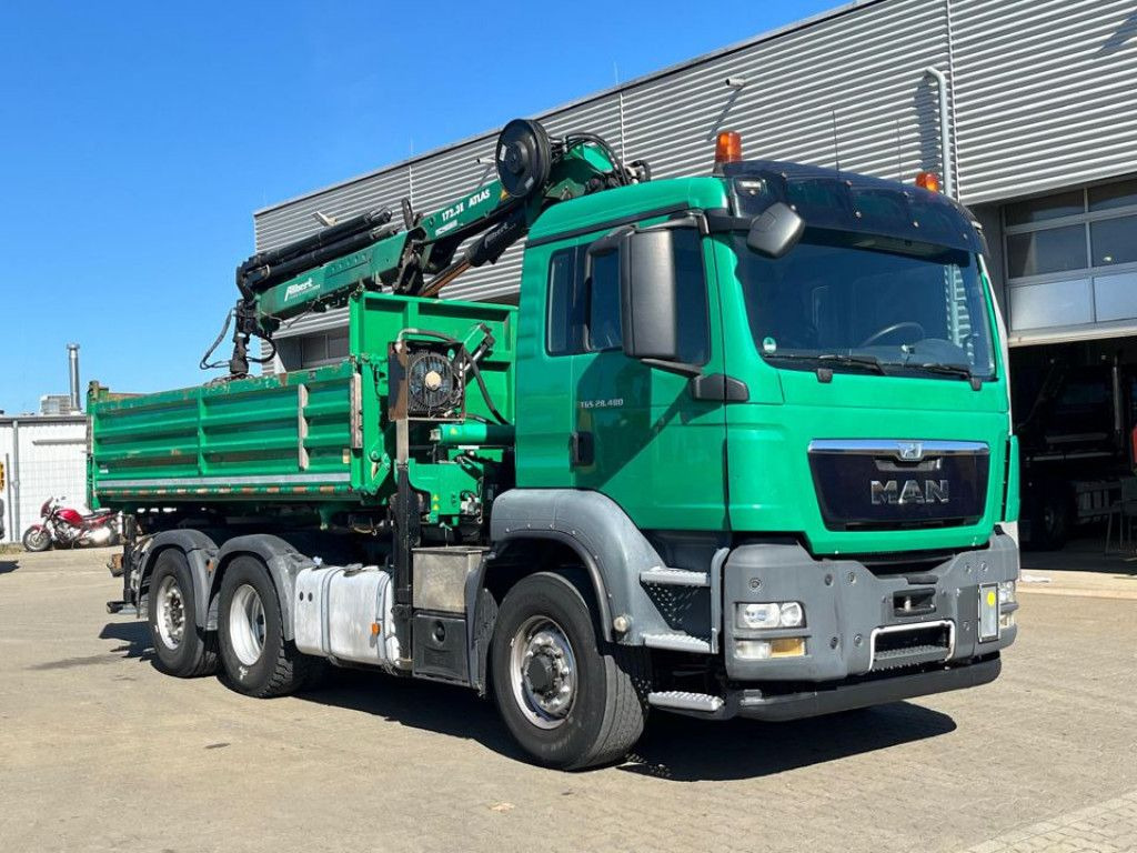 MAN TG-S 28.480 6x4H-4 BL 3-Achs Kipper Kran Funk Li - Billenőplatós teherautó, Darus autó: 2 kép. MAN TG-S 28.480 6x4H-4 BL 3-Achs Kipper Kran Funk Li - Billenőplatós teherautó, Darus autó: 2 kép.