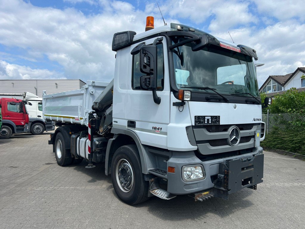 MERCEDES-BENZ Actros 1841 K 2-Achs Kipper Kran Funk 2xhydr+Greifer - Billenőplatós teherautó, Darus autó: 5 kép. MERCEDES-BENZ Actros 1841 K 2-Achs Kipper Kran Funk 2xhydr+Greifer - Billenőplatós teherautó, Darus autó: 5 kép.