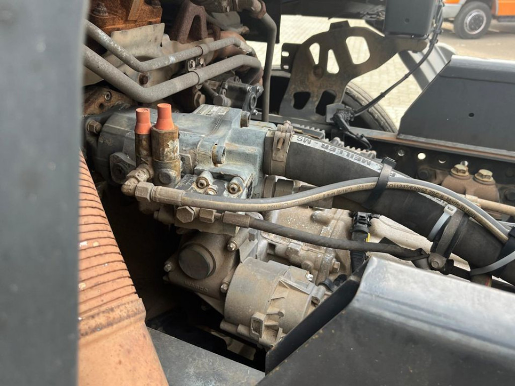 MERCEDES-BENZ Actros 2541 L6x2 Abrollkipper Meiller Schub Knick - Horgos rakodó teherautó: 5 kép. MERCEDES-BENZ Actros 2541 L6x2 Abrollkipper Meiller Schub Knick - Horgos rakodó teherautó: 5 kép.