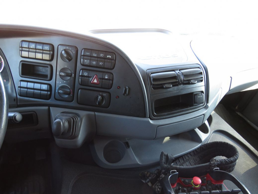 Platós teherautó, Darus autó MERCEDES-BENZ Actros 2541 L6x2 Pritsche Heckkran Funk: 14 kép. Platós teherautó, Darus autó MERCEDES-BENZ Actros 2541 L6x2 Pritsche Heckkran Funk: 14 kép.