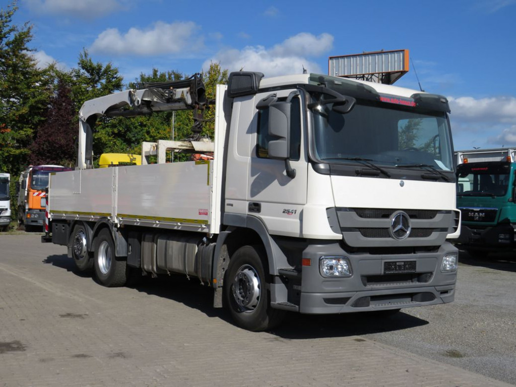 Platós teherautó, Darus autó MERCEDES-BENZ Actros 2541 L6x2 Pritsche Heckkran Funk: 8 kép. Platós teherautó, Darus autó MERCEDES-BENZ Actros 2541 L6x2 Pritsche Heckkran Funk: 8 kép.