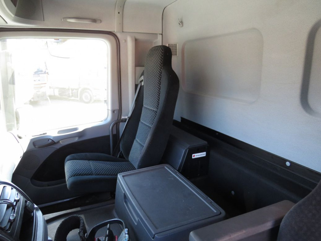 MERCEDES-BENZ Actros 2541 L6x2 Pritsche Heckkran Funk - Platós teherautó, Darus autó: 3 kép. MERCEDES-BENZ Actros 2541 L6x2 Pritsche Heckkran Funk - Platós teherautó, Darus autó: 3 kép.