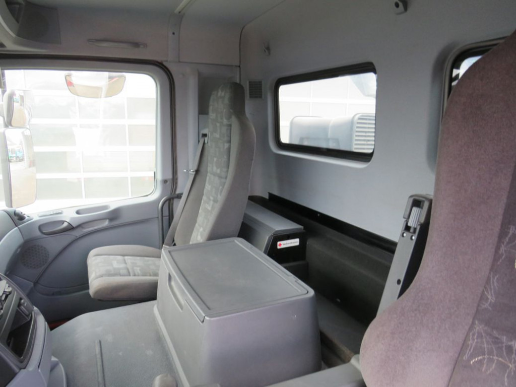 MERCEDES-BENZ Actros 4141 8x6 4 Achs Muldenkipper Kupplung, 1. Hand - Billenőplatós teherautó: 4 kép. MERCEDES-BENZ Actros 4141 8x6 4 Achs Muldenkipper Kupplung, 1. Hand - Billenőplatós teherautó: 4 kép.