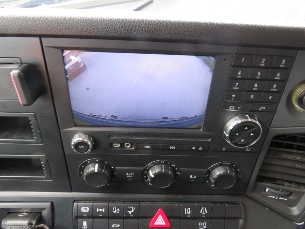 MERCEDES-BENZ Antos 1830 L nR 4x2 Standardkoffer LBW LBW 2to+Funk - Dobozos felépítményű teherautó: 3 kép. MERCEDES-BENZ Antos 1830 L nR 4x2 Standardkoffer LBW LBW 2to+Funk - Dobozos felépítményű teherautó: 3 kép.