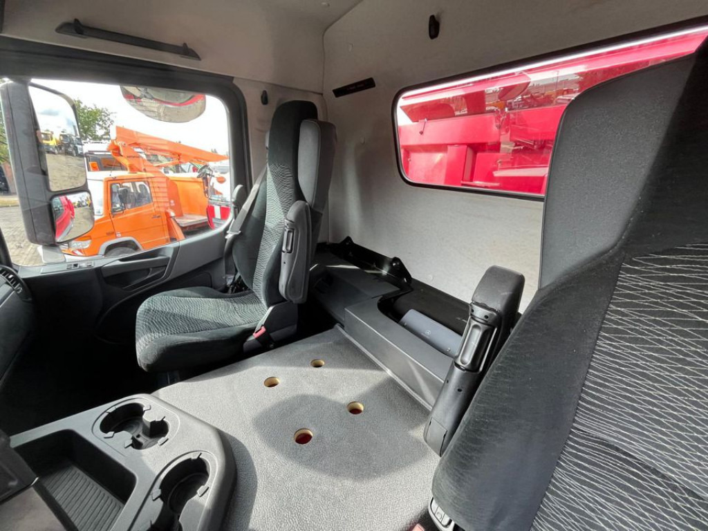 MERCEDES-BENZ Arocs 4143 8x4 4-Achs Kipper Meiller Bordmatik - Billenőplatós teherautó: 2 kép. MERCEDES-BENZ Arocs 4143 8x4 4-Achs Kipper Meiller Bordmatik - Billenőplatós teherautó: 2 kép.