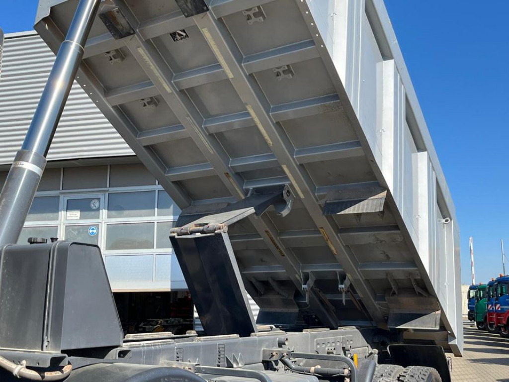 MERCEDES-BENZ Arocs 4153 8x6 4 Achs Muldenkipper Meiller - Billenőplatós teherautó: 2 kép. MERCEDES-BENZ Arocs 4153 8x6 4 Achs Muldenkipper Meiller - Billenőplatós teherautó: 2 kép.