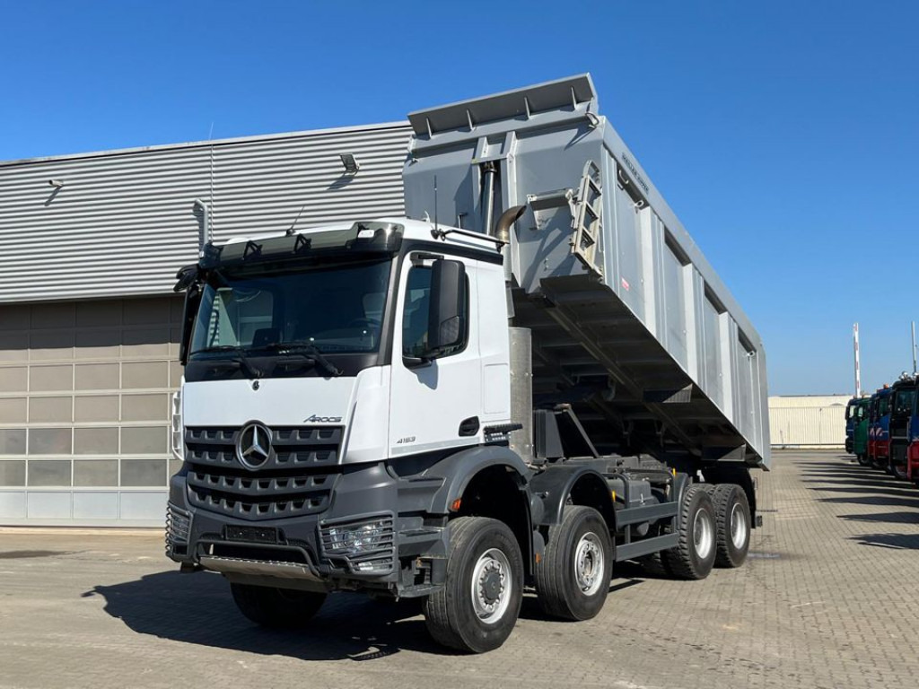 MERCEDES-BENZ Arocs 4153 8x6 4 Achs Muldenkipper Meiller - Billenőplatós teherautó: 1 kép. MERCEDES-BENZ Arocs 4153 8x6 4 Achs Muldenkipper Meiller - Billenőplatós teherautó: 1 kép.