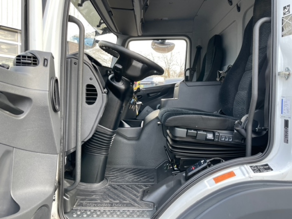 MERCEDES-BENZ Atego 1224 L Pritsche LBW LBW 1.5to - Ponyvás teherautó: 5 kép. MERCEDES-BENZ Atego 1224 L Pritsche LBW LBW 1.5to - Ponyvás teherautó: 5 kép.