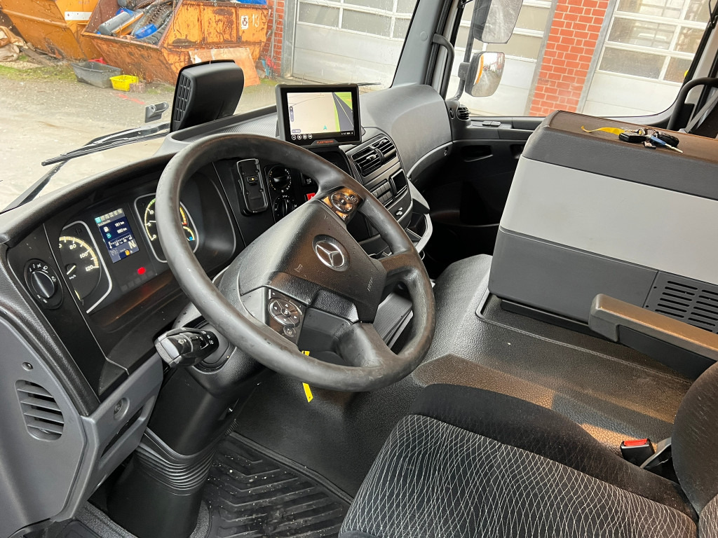 MERCEDES-BENZ Atego 1230 L Pritsche LBW Lg.Fhs Hochd. 7,2m+LBW - Ponyvás teherautó: 5 kép. MERCEDES-BENZ Atego 1230 L Pritsche LBW Lg.Fhs Hochd. 7,2m+LBW - Ponyvás teherautó: 5 kép.