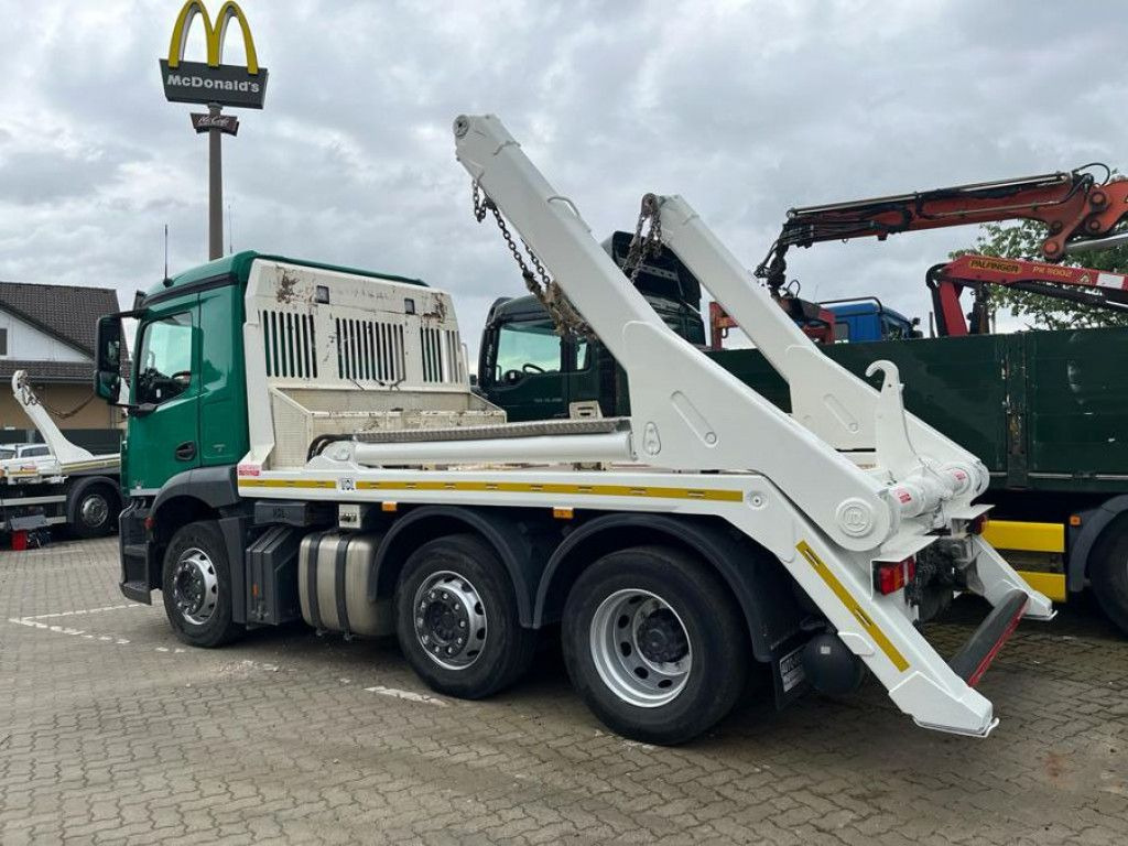 Mercedes-Benz Antos 2540 L 6x2 Absetzkipper Vorlauf Lenk - Konténerszállító: 3 kép. Mercedes-Benz Antos 2540 L 6x2 Absetzkipper Vorlauf Lenk - Konténerszállító: 3 kép.