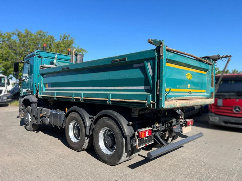Mercedes-Benz Arocs 2636 6x6 HAD 3-Achs Allradkipper Meiller Mercedes-Benz Arocs 2636 6x6 HAD 3-Achs Allradkipper Meiller - Billenőplatós teherautó: 3 kép. Mercedes-Benz Arocs 2636 6x6 HAD 3-Achs Allradkipper Meiller Mercedes-Benz Arocs 2636 6x6 HAD 3-Achs Allradkipper Meiller - Billenőplatós teherautó: 3 kép.