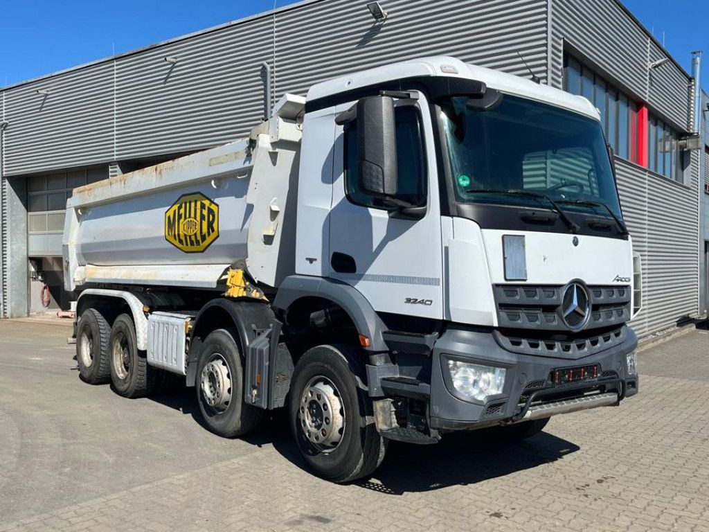 Mercedes-Benz Arocs 3240 B 8x4 4 Achs Muldenkipper Meiller - Billenőplatós teherautó: 2 kép. Mercedes-Benz Arocs 3240 B 8x4 4 Achs Muldenkipper Meiller - Billenőplatós teherautó: 2 kép.