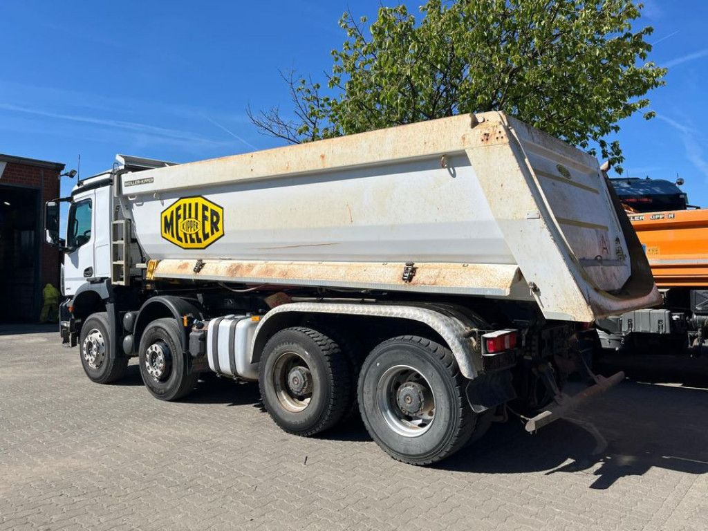 Mercedes-Benz Arocs 3240 B 8x4 4 Achs Muldenkipper Meiller - Billenőplatós teherautó: 3 kép. Mercedes-Benz Arocs 3240 B 8x4 4 Achs Muldenkipper Meiller - Billenőplatós teherautó: 3 kép.