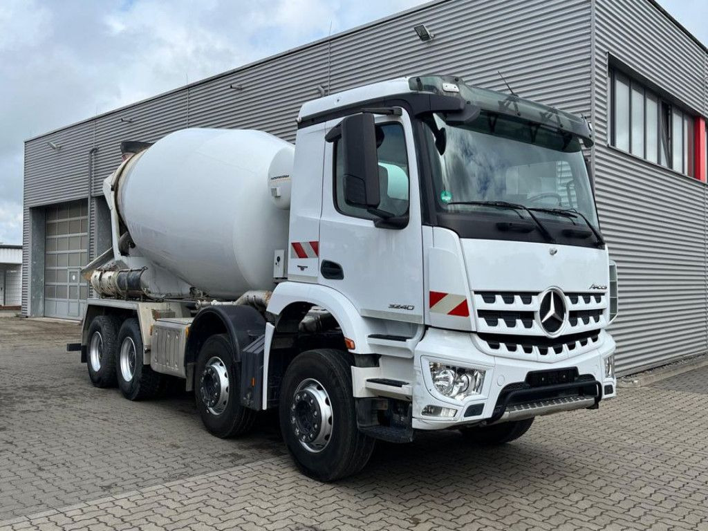 Mercedes-Benz Arocs 3240 B 8x4 Betonmischer Deutsch Top AP Ach - Betonmixer: 2 kép. Mercedes-Benz Arocs 3240 B 8x4 Betonmischer Deutsch Top AP Ach - Betonmixer: 2 kép.