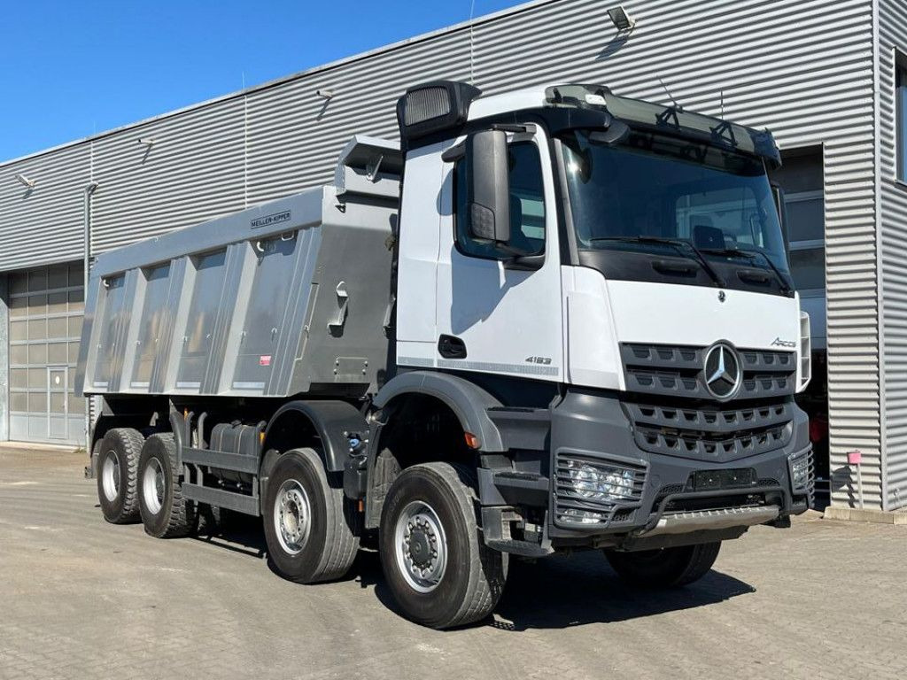 Mercedes-Benz Arocs 4153 8x6 4 Achs Muldenkipper Meiller - Billenőplatós teherautó: 2 kép. Mercedes-Benz Arocs 4153 8x6 4 Achs Muldenkipper Meiller - Billenőplatós teherautó: 2 kép.